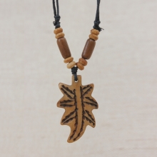 [네팔 야크뼈 수공예] 나뭇잎 포인트 목걸이
